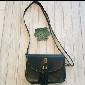 Black w/cream Stitching & Tassle Crossbody Purse